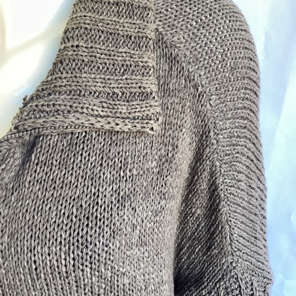 Sarah Pacini Taupe Cropped Cardigan with Collar and Front Zip - Picture 3 of 5